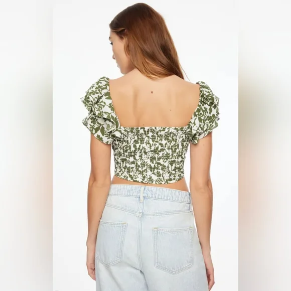 Dynamite Short sleeve ruffle sweetheart top - Picture 3 of 7